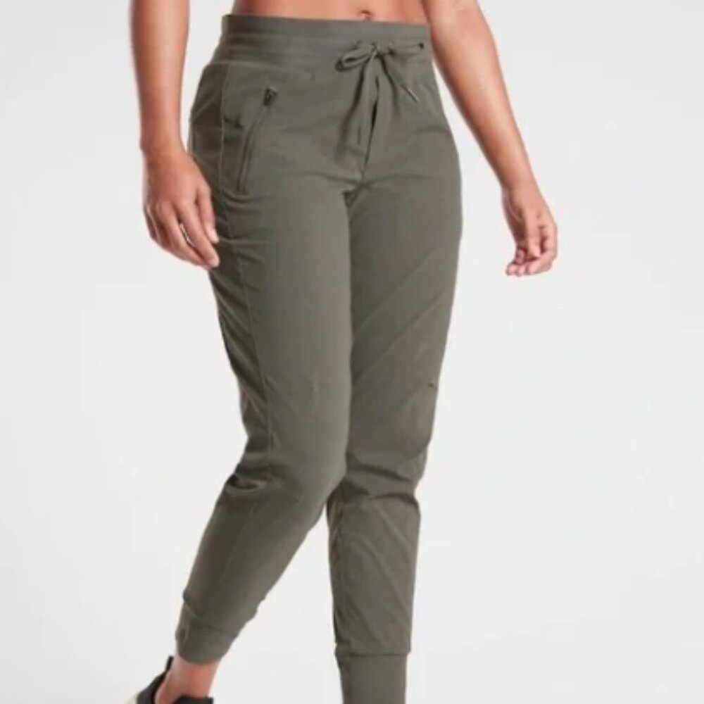 Athleta Trekkie North Jogger in Mountain Olive (Army Green) Size 18